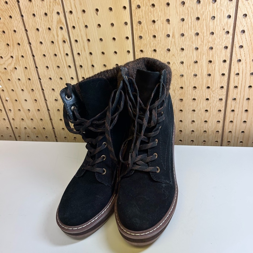 Tommy Hilfiger Black and Brown Lace Up Wedge Boots - Picture 3 of 9